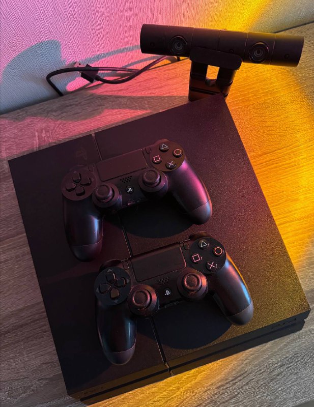 PlayStation 4 Fat 1TB, 2 геймпада, камера 2