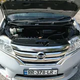 Nissan Serena C26 8