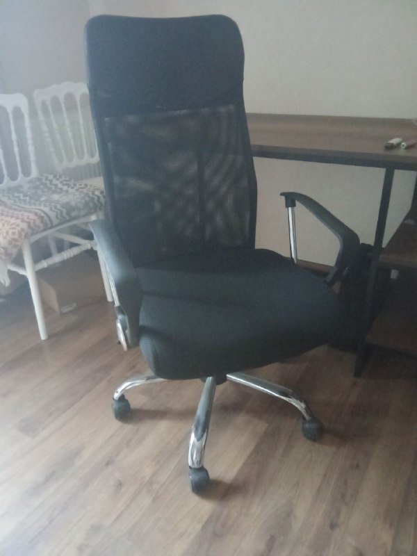 стол, стул, блендер Braun, гладильная доска, детский чемодан 5