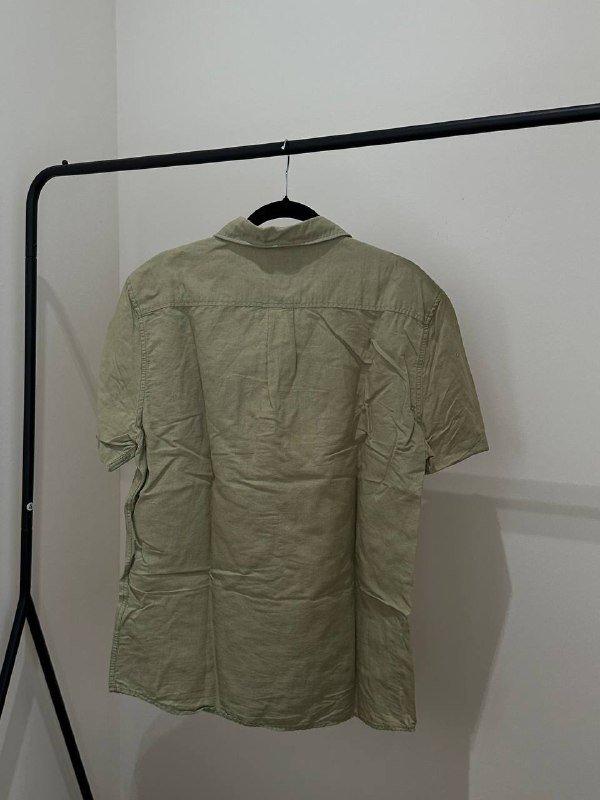 Жилетка L, Худи Travis Scott M, Рубашка чёрная H&M L, Рубашка льняная wrangler L, Шорты M 8