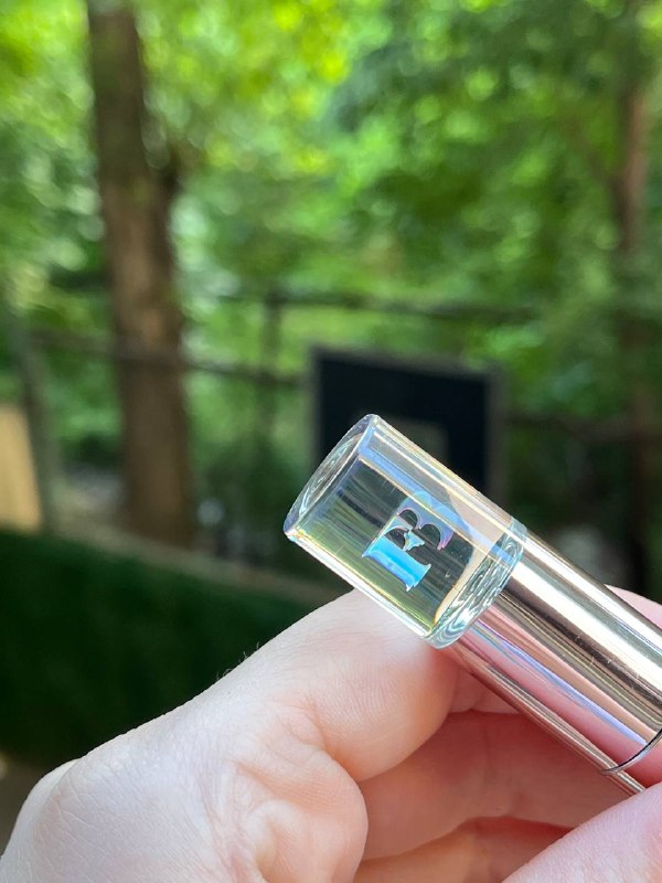 Жидкая помада Fenty beauty оттенок 01 3