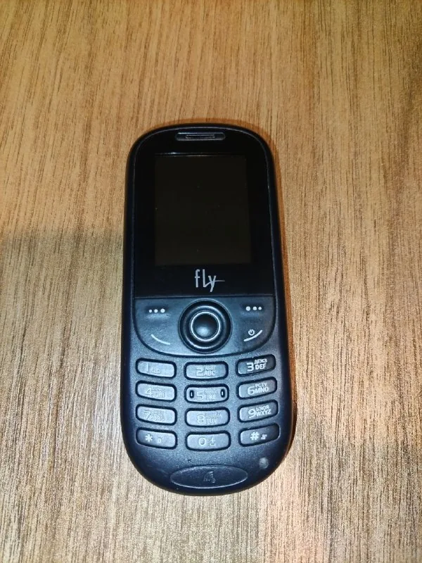 Кнопочный телефон Fly 1