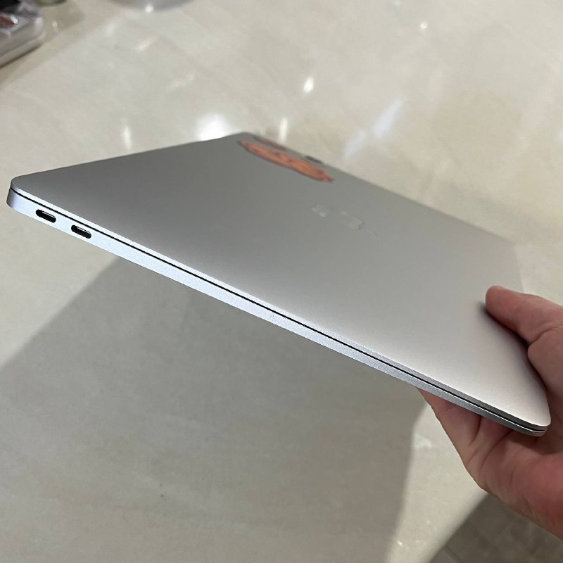MacBook Air 2019 i5 256 ГБ 2