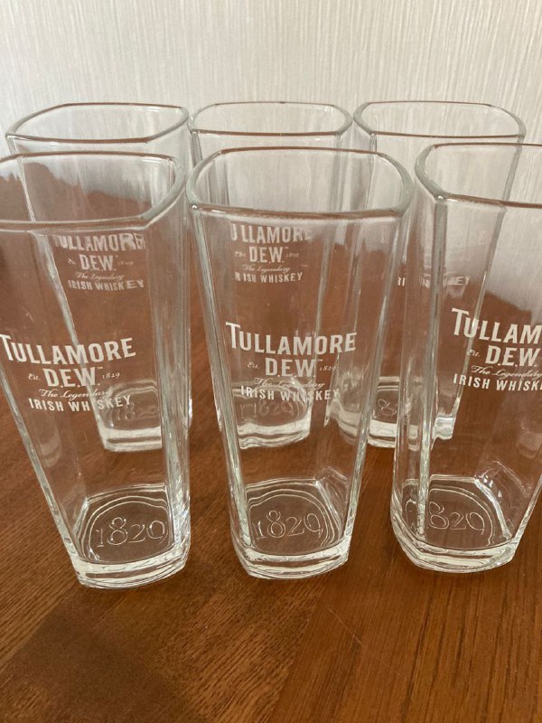 5 стаканов Tullamore Dew