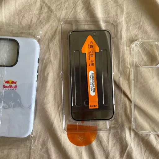 Чехлы и бронепленка на iPhone 15 Pro