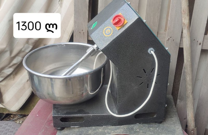 Кухонное оборудование, мебель, техника, освещение, безопасность