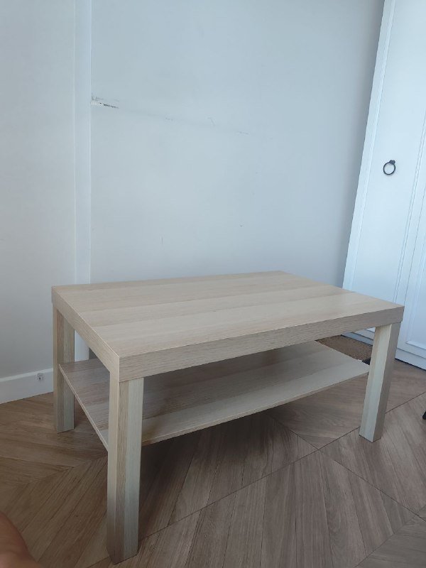 Стол прикроватный, кофейный с полкой