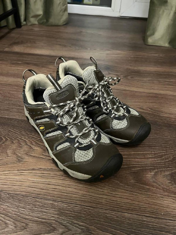 Keen hiking shoes size 40.5 3