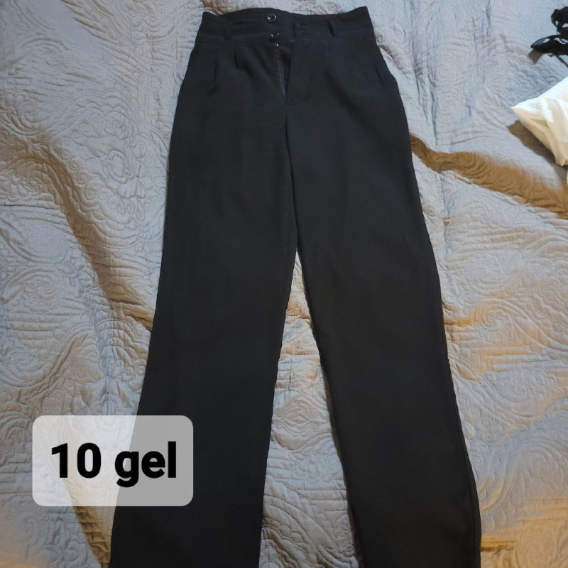 Белая рубашка, Черные брюки, Бежевая футболка, Футболка, Синее платье, Белая майка 2