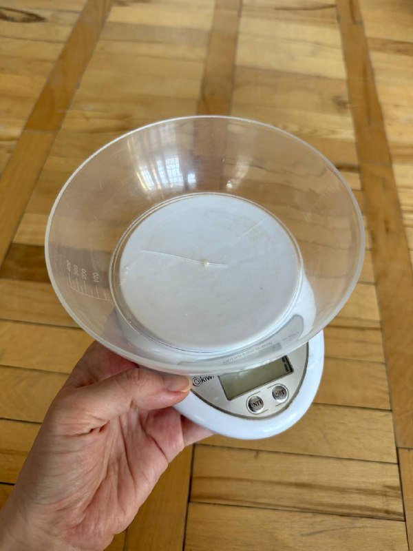 Весы кухонные, кастрюлька, доска, поварешка, ножи, сковорода, таблетки для посудомойки 2