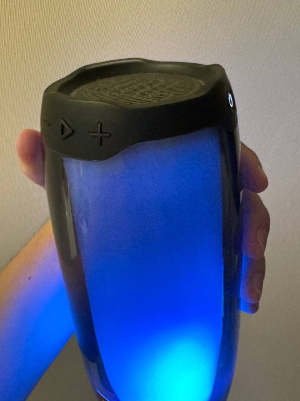 JBL PULSE 4 Black колонка 1