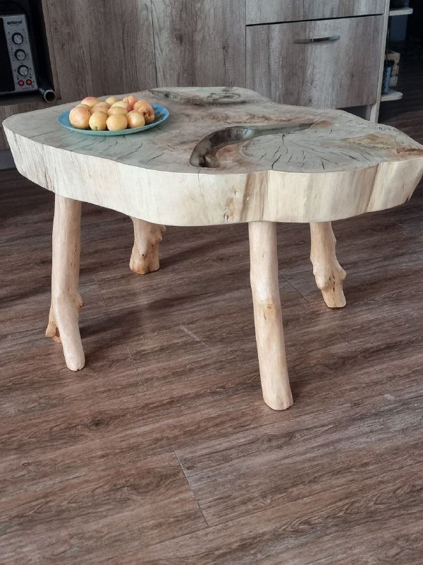 Журнальный стол с деревянной столешницей и стеклянными вставками 2