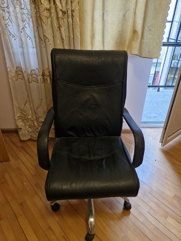 Компьютерный стул, покерный набор, стол 4