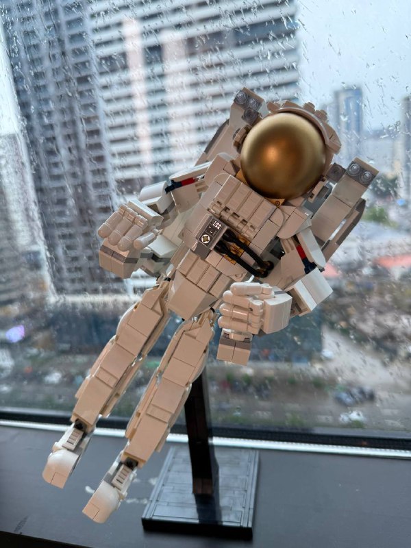 Lego Creator 31152 Space Astronaut 3