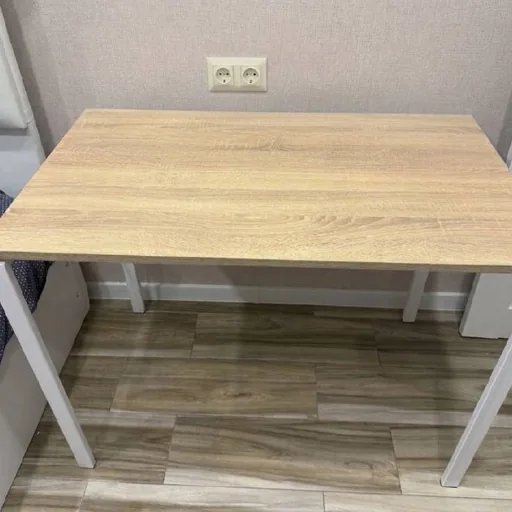 Стол для работы за компьютером