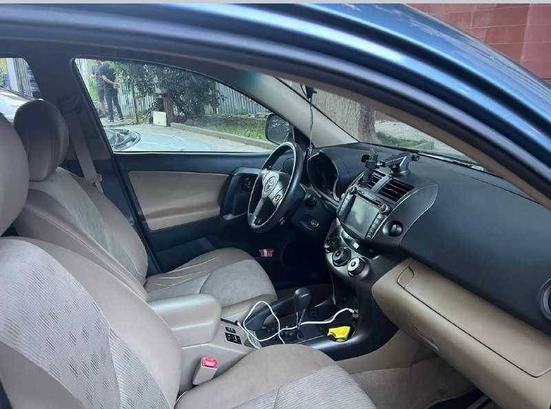 Toyota RAV4 2012 бензин 2,5 л 4