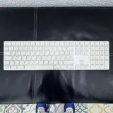 Apple Magic Keyboard 1