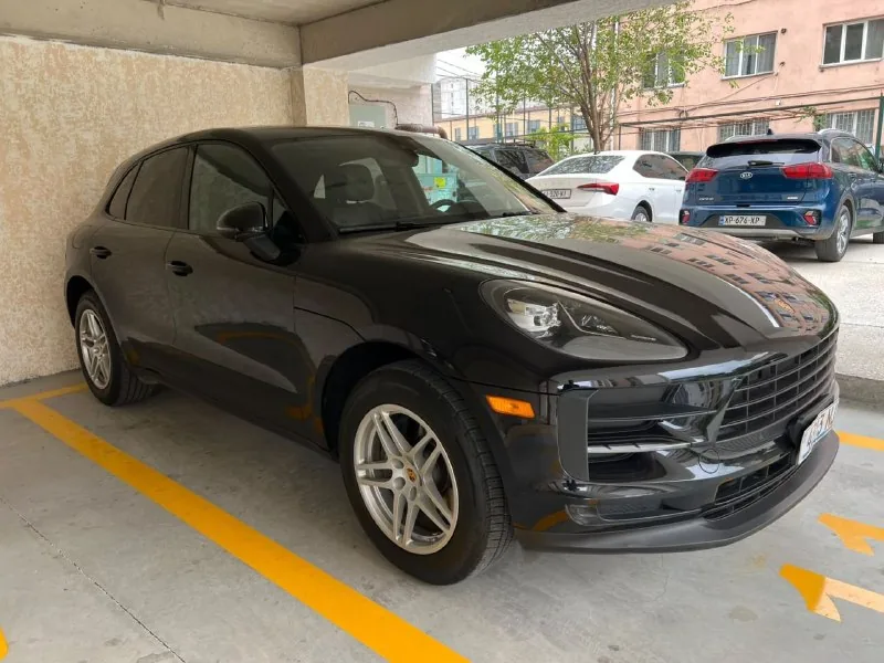 Porsche Cayenne 1