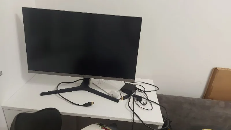 Монитор Samsung U28R550UQI, кронштейн North Bayou F160 1