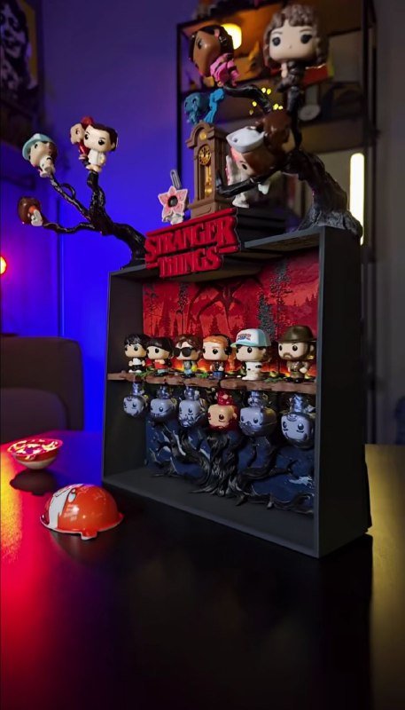 Витрина для коллекционных фигурок Stranger Things 3