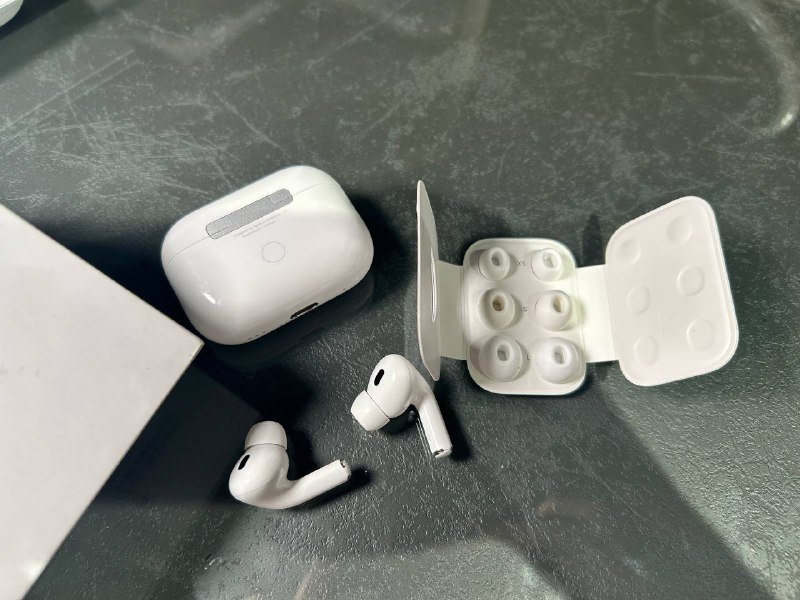 Беспроводные наушники Apple AirPods Pro 4