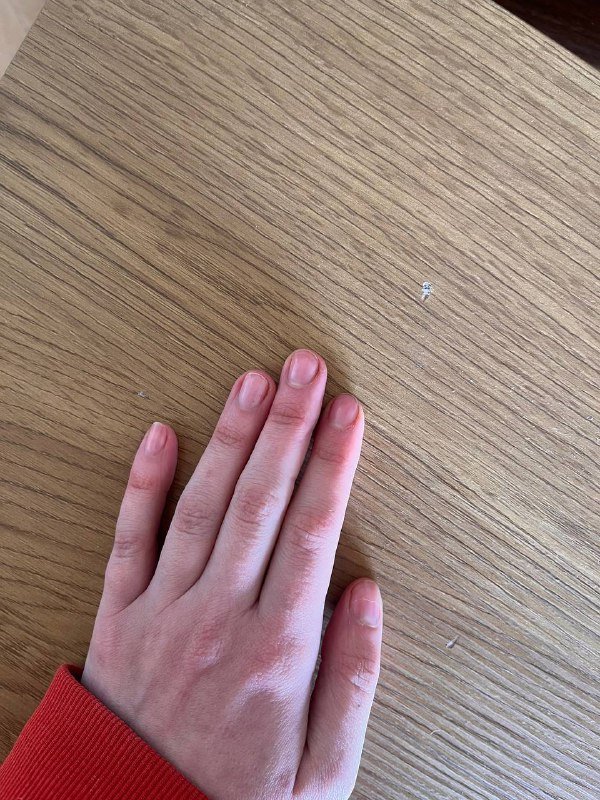 Стол с корзинкой-полкой 2