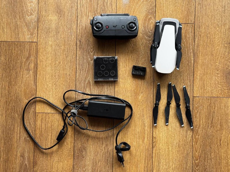 DJI Mavic Air, remote, charger, 1 battery, nd filters