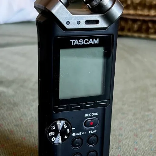 Портативный рекордер Tascam DR-22WL