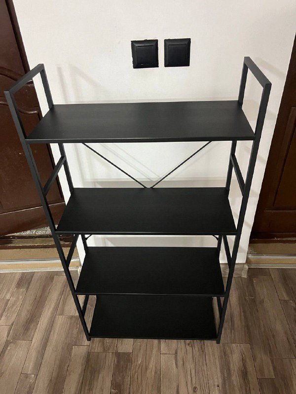 стол уличный стеклянный, морозильная камера, полка, деревянный стол, вешалки 4