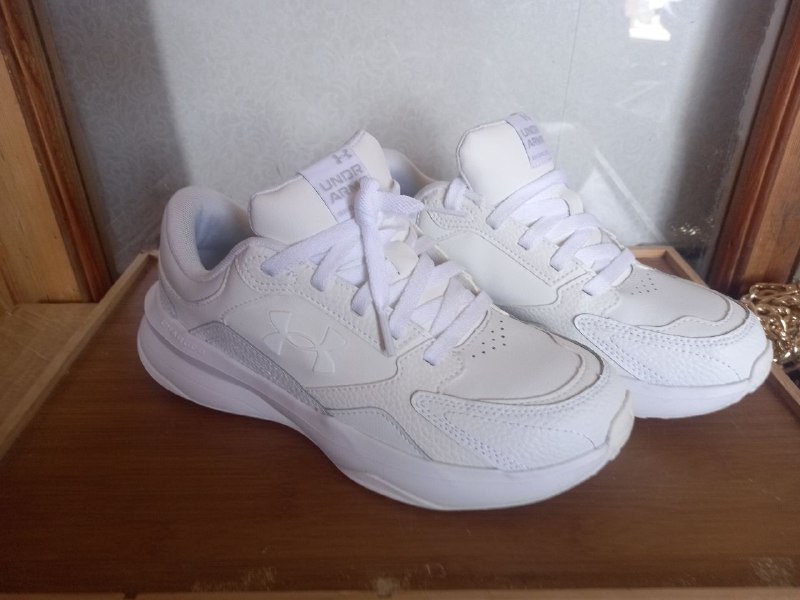 Кроссовки Under Armour 40,5 размера