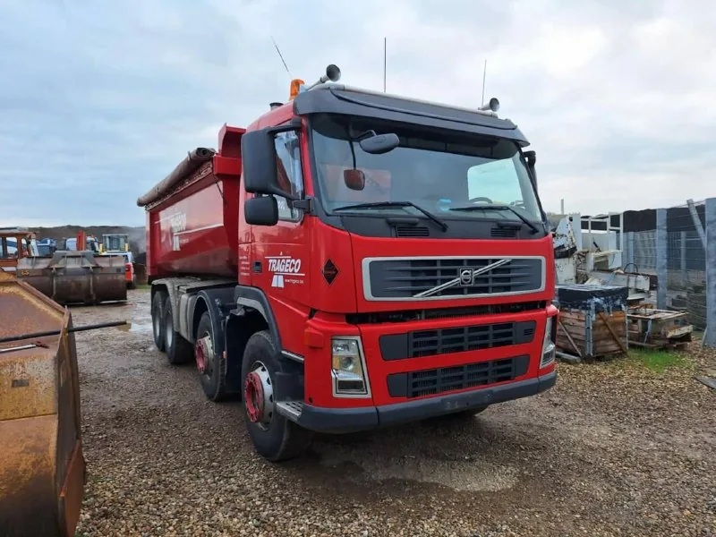 Volvo 520 2009 1