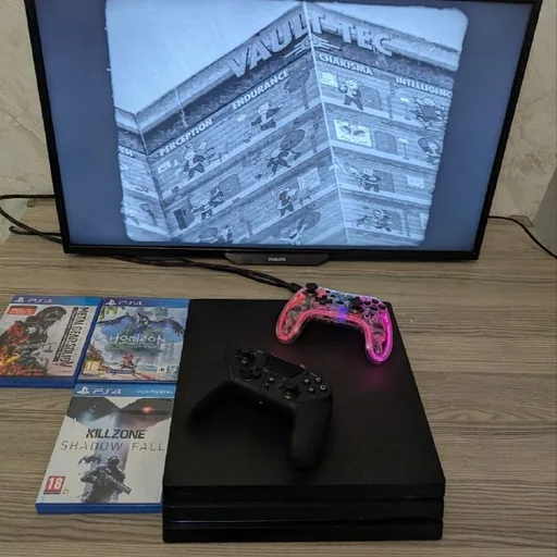 Sony PlayStation 4 Pro 1 ТБ із двома джойстиками