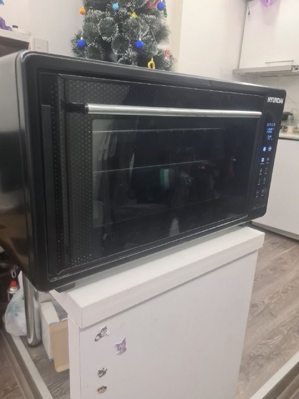 Сенсорная мини духовка Hyundai 48л с аэрогрилем и вертелом