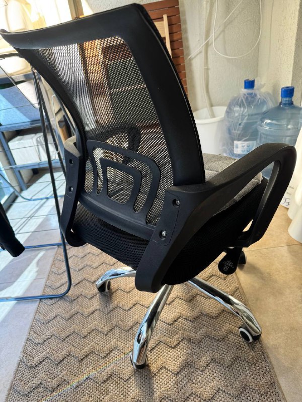 Офисный стул 2