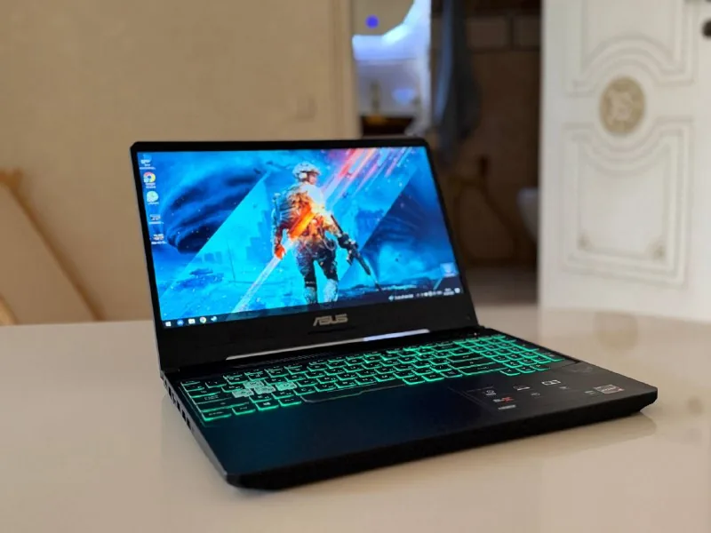 Игровой ноутбук Asus 1