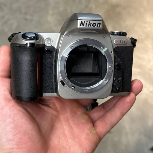 Пленочный фотоаппарат Nikon N65