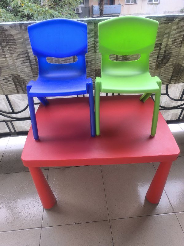 Стол детский, 2 стула 2