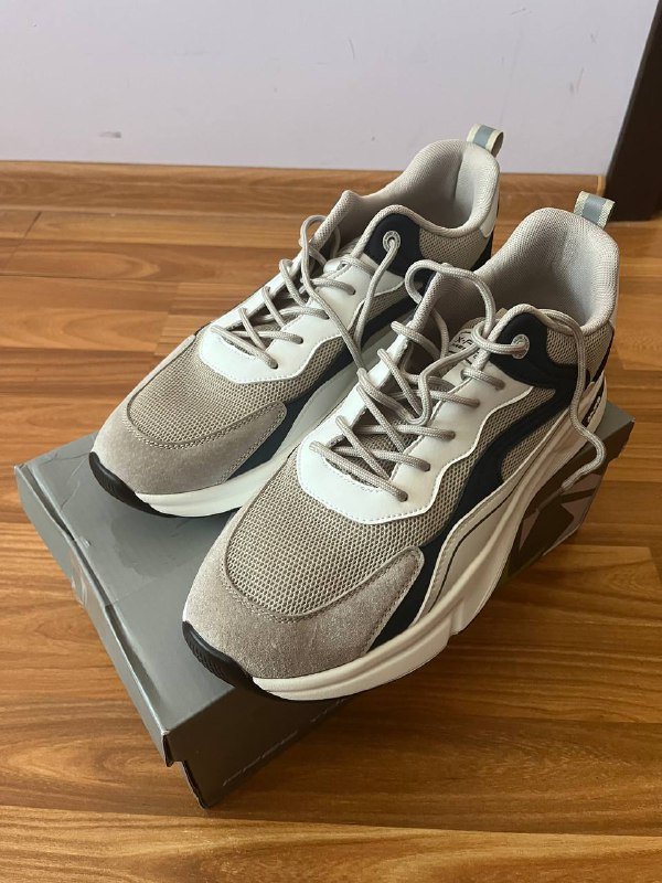 Мужские кроссовки размер 45