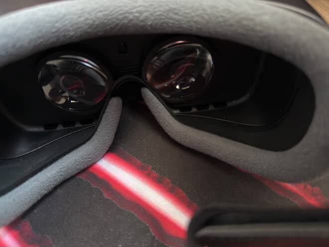 Samsung Gear VR with controller 2