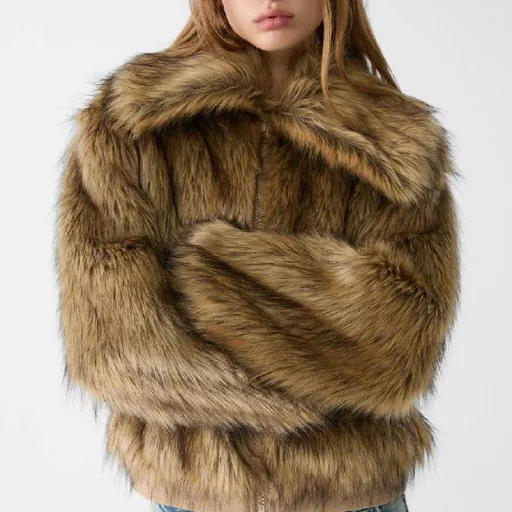 Куртка Stradivarius из искусственного меха