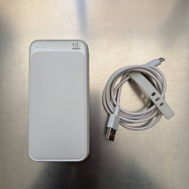 Power bank Минисо 10 000 mAh с двумя разъемами USB 1