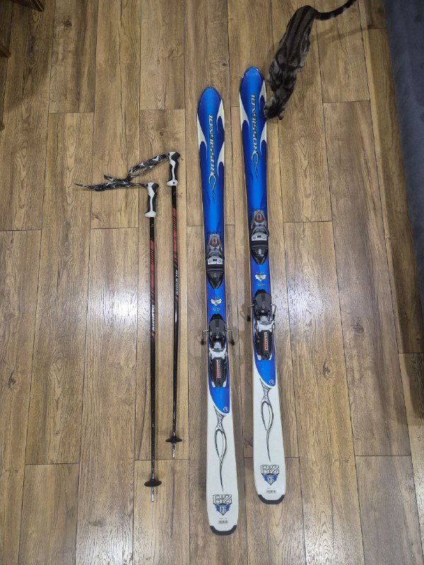 Лыжи Rossignol Bandit b2 с креплениями, палками и сумкой 1