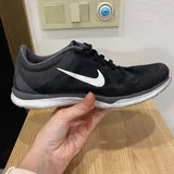 Женские кроссовки Nike 2