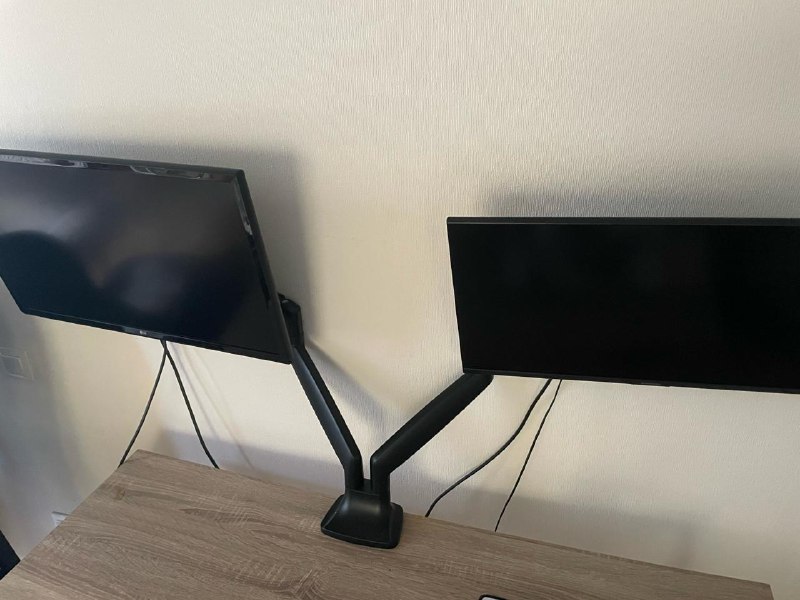 LG 27'' UHD 4K монитор, Samsung 27'' QHD монитор, кронштейн