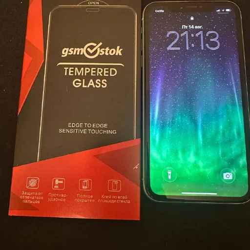 iPhone 11 128GB, WD My Passport Go 1TB
