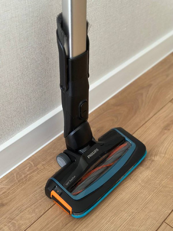 Вертикальный пылесос Philips SpeedPro 3