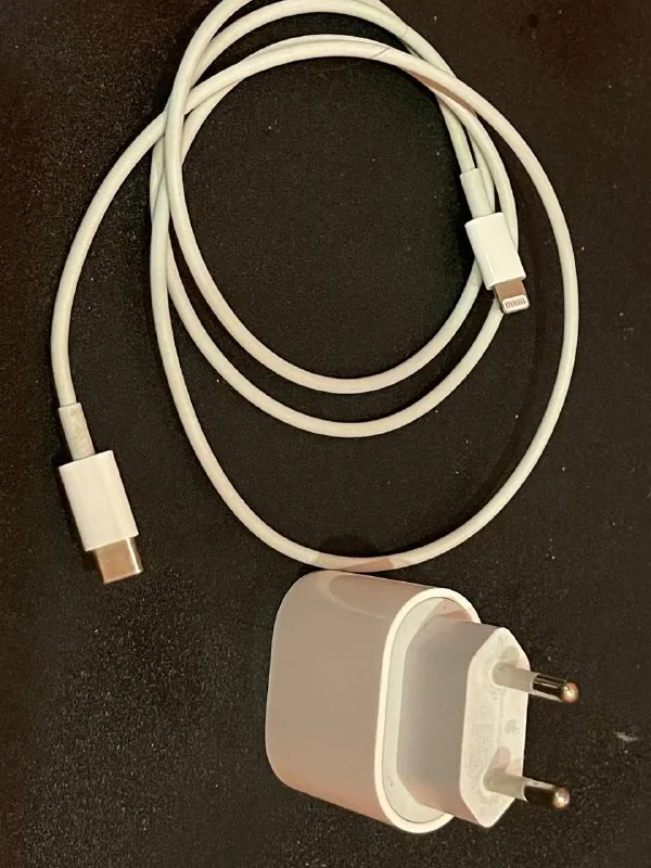 Оригинальный кабель и блок питания для iPhone 1