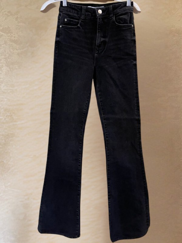 Жакет Zara, Ветровка Bershka, Кофта Oysho, Рубашка мужская, Лонгслив Pull&Bear, Штаны Tommy Hilfiger, Штаны, Кофта спортивная, Штаны Zara, Топ с вырезом на спине 9