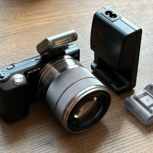Sony NEX-5 камера, объектив 18-55mm, вспышка
