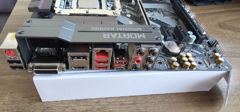 Материнская плата MSI Mortal Arsenal Z270M, процессор i7 7700K